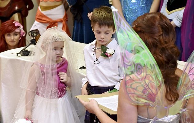 Đám cưới cổ tích của bé gái 5 tuổi mắc bệnh nan y