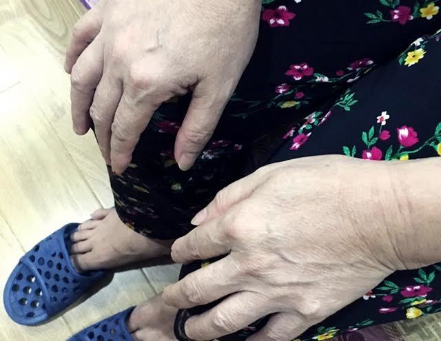 Bật khóc vì chiếc nhẫn kim cương của nhà chủ giàu có