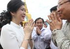 Cựu Thủ tướng Thái Yingluck khóc trong sinh nhật