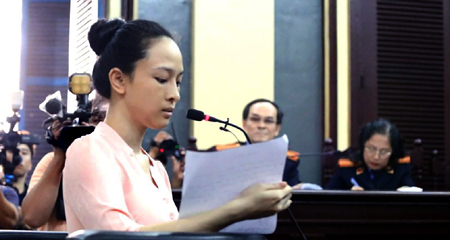 Vụ hoa hậu Phương Nga: Truy tìm chiếc máy tính lưu trữ hợp đồng tình ái