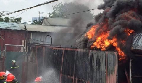 cháy làng Triều Khúc