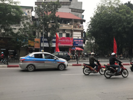 Taxi ngoại thành không được bắt khách ở nội thành - quy định 'lạ'?