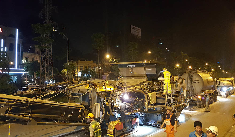 máy làm đường 80 tỷ