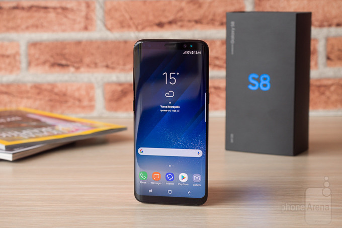 Samsung lập siêu kỷ lục, bán 1,3 triệu chiếc Galaxy S8/S8+