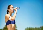 Những thói quen uống nước gây hại sức khỏe