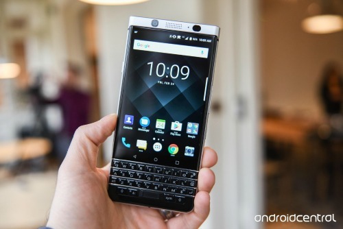 BlackBerry báo cáo lợi nhuận quý 1/2017, đang hồi sinh?