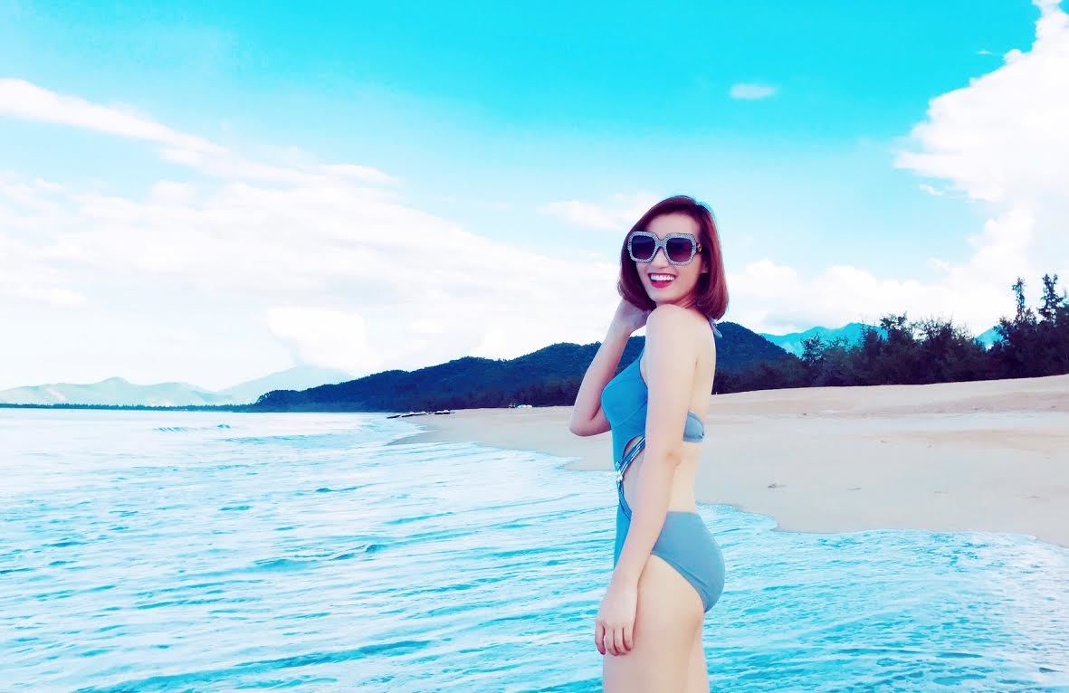 Lã Thanh Huyền mặc bikini khoe dáng chuẩn