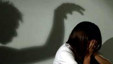 Gã thợ xây 5 năm hiếp dâm hai bé gái 6 tuổi