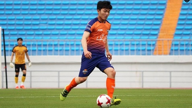 Xuân Trường lần đầu đá K-League, Gangwon có ngay chiến thắng