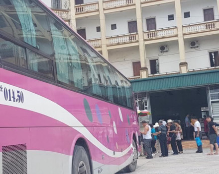 Các cửa hàng 'chỉ phục vụ khách Trung Quốc' đồng loạt tái xuất