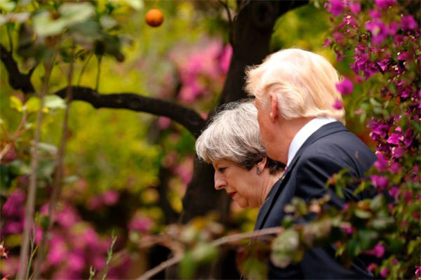 Anh cuống quýt chuẩn bị đón ông Trump thăm bất ngờ