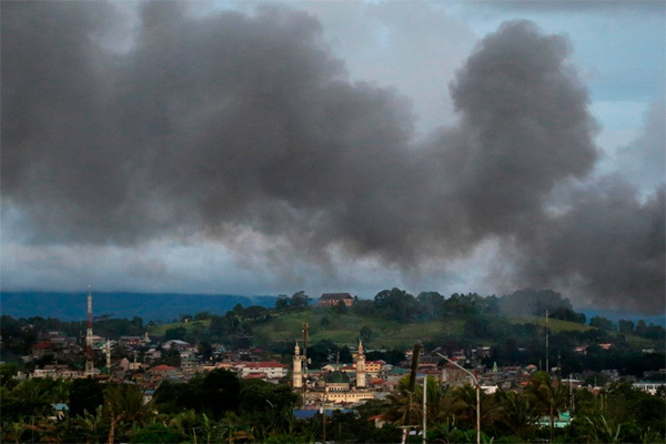 Quân đội Philippines lỡ hẹn, chiến sự Marawi càng khốc liệt