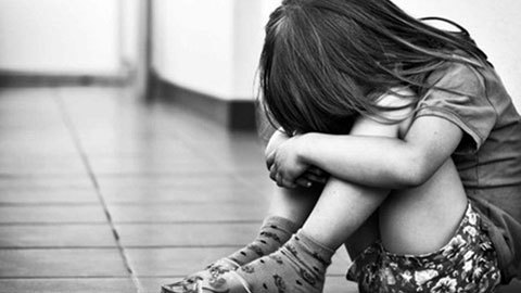 Hà Nội: Tài xế taxi hại đời bé gái ngay trên xe