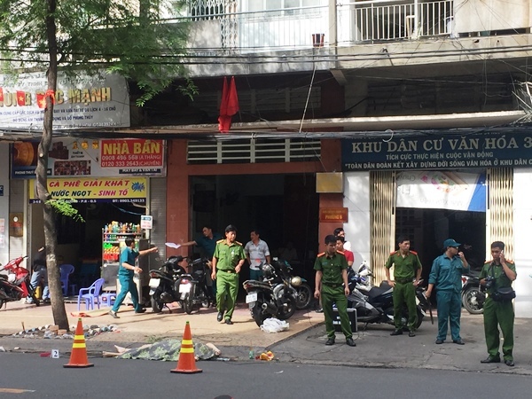 Một phụ nữ rơi từ tầng 4 xuống đất, tử vong ở Sài Gòn
