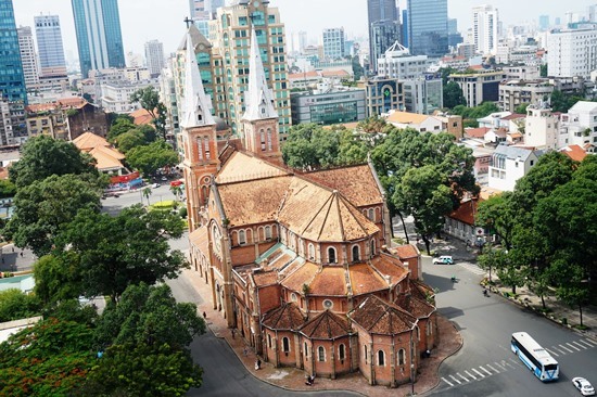 Bắt đầu trùng tu nhà thờ Đức Bà Sài Gòn