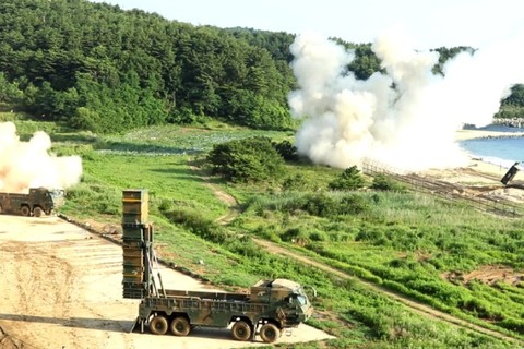 Hàn Quốc tập trận tấn công phủ đầu