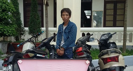 Siêu trộm xe máy bắn trả công an bằng súng điện