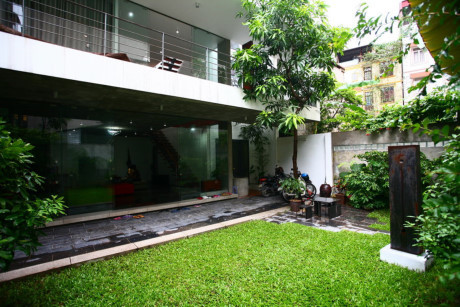 Ngôi nhà trong ngõ hẻm đẹp như nhà Tây