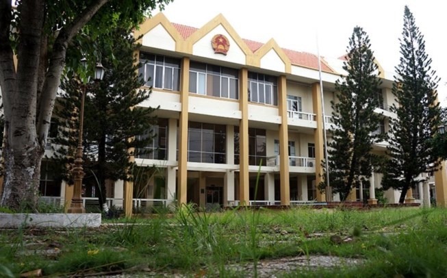 Nữ đại gia bí ẩn bỏ 260 tỷ mua đứt 4 trụ sở nhà nước