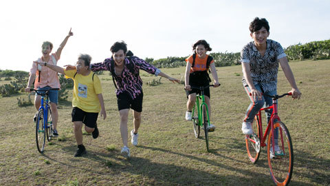 Xem MV này, bạn chỉ muốn xách ba lô lên và đi