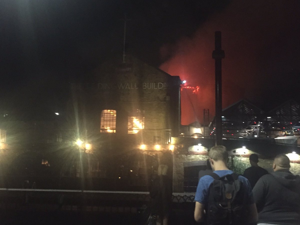 Cháy lớn tại khu chợ nổi tiếng ở London