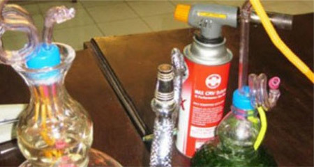 Chơi ma túy đá để