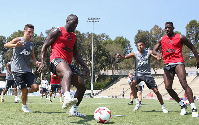 Mourinho khiến học trò bở hơi tai ngày đầu