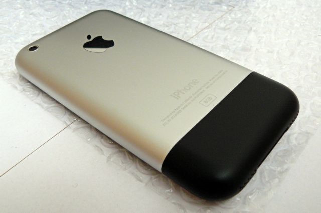 Người đầu tiên sở hữu iPhone nhớ lại cảm giác đợi mua sản phẩm