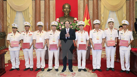 Chủ tịch nước biểu dương đại biểu điển hình của lực lượng cảnh sát
