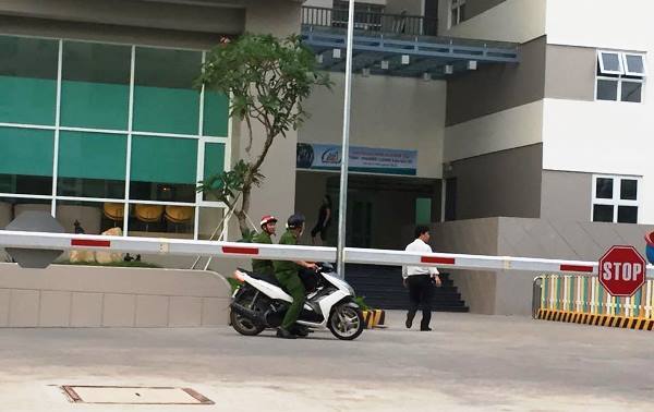 Bảo vệ chung cư rơi lầu chết thảm ở Sài Gòn