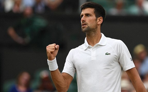 Novak Djokovic nhẹ nhàng bay vào tứ kết Wimbledon