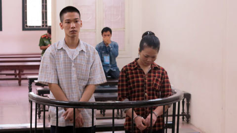 Vợ chồng 9X nghiện ma túy, cướp táo tợn trên đường HN