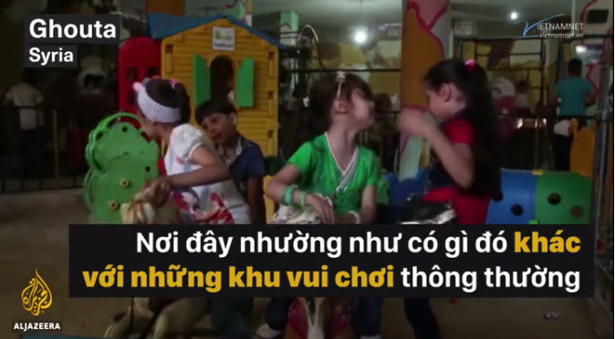 'Thiên đường' dưới lòng đất của trẻ em Syria