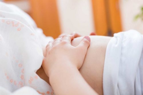 Thai đá có thể tồn tại trong cơ thể người phụ nữ bao lâu?