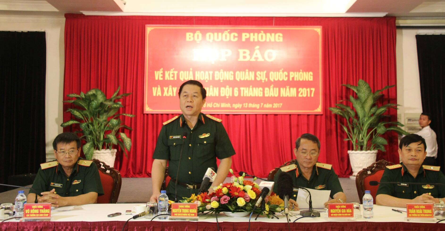 Thu hồi hơn 1000 xe biển đỏ của doanh nghiệp quân đội