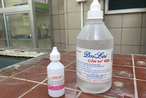 Mua cồn về pha rượu, 1 người Hà Nội chết tức tưởi