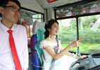 Cô dâu 'bá đạo' quyết tự lái xe buýt về nhà chồng