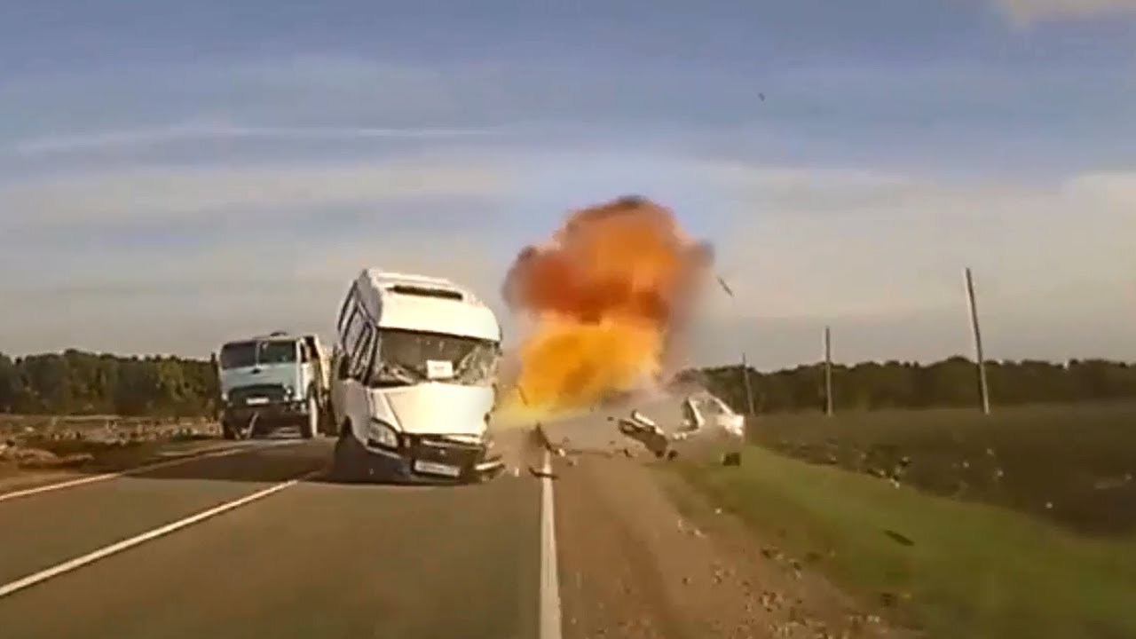 Những tai nạn kinh hoàng khiến người xem 'lạnh sống lưng'