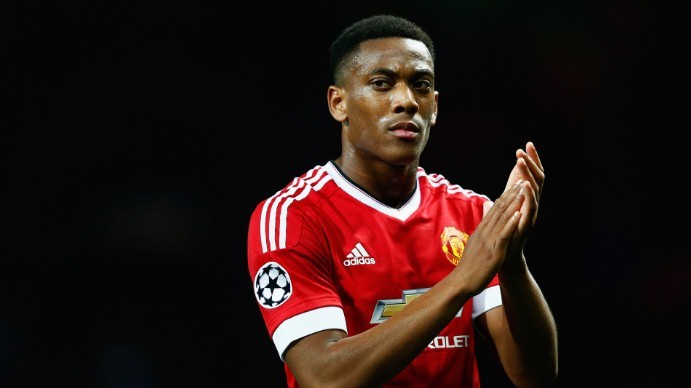 MU tống khứ Martial, Ronaldo giải nghệ ở Real
