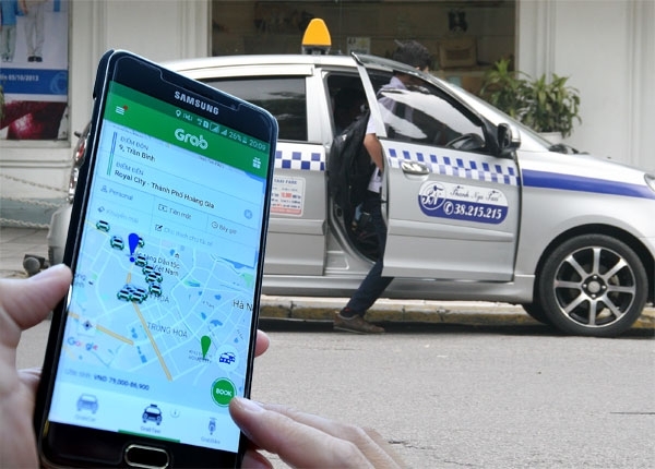 Taxi truyền thống kêu ca, Bộ Tài chính lên tiếng về thuế Uber, Grab