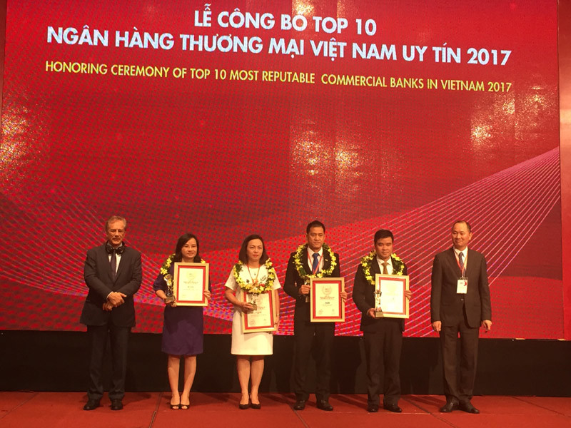 Công bố Top 10 Ngân hàng và DN bảo hiểm uy tín 2017