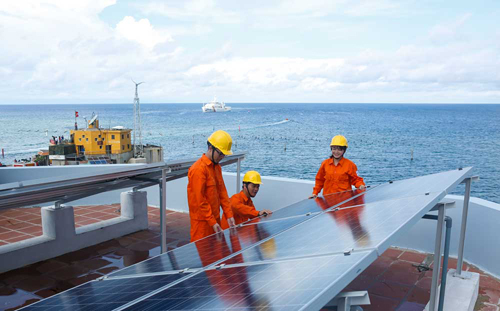 EVN tiếp nhận lưới điện huyện đảo Trường Sa, nhà giàn DK1