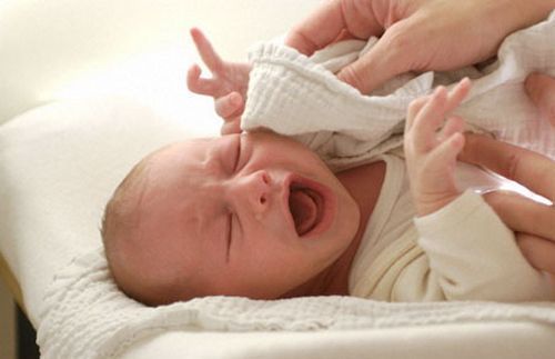 Bệnh viêm tai giữa ở trẻ sơ sinh