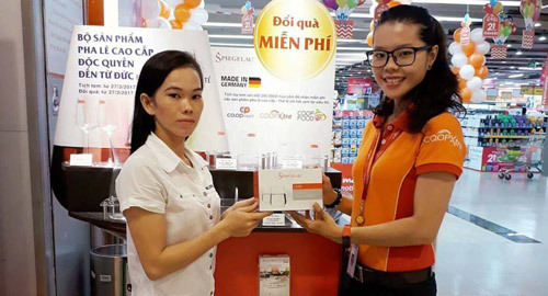 Nhộn nhịp nhận quà sang miễn phí tại Co.opmart và Co.opXtra