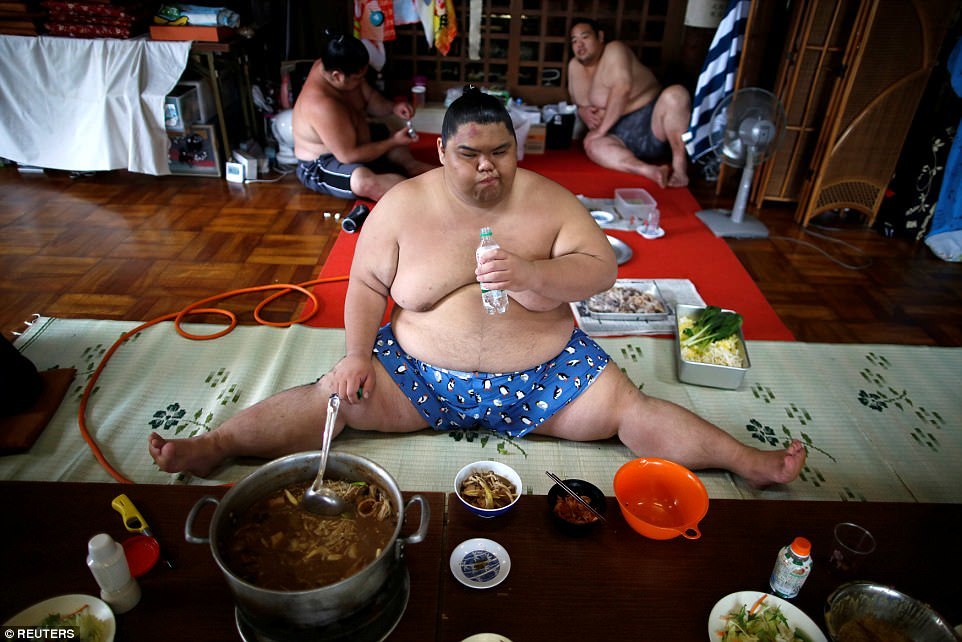Thế giới bí mật của các võ sĩ sumo ưu tú ở Nhật
