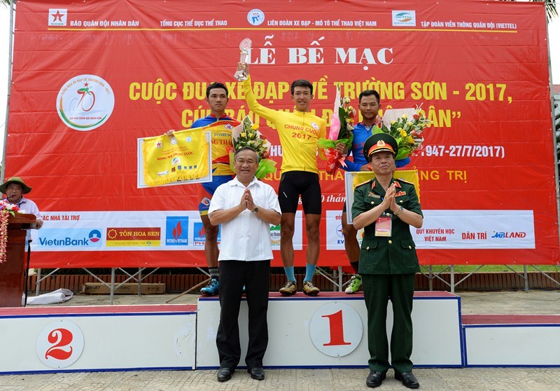 Nguyễn Cường Khang giành Áo vàng Cuộc đua xe đạp Về Trường Sơn