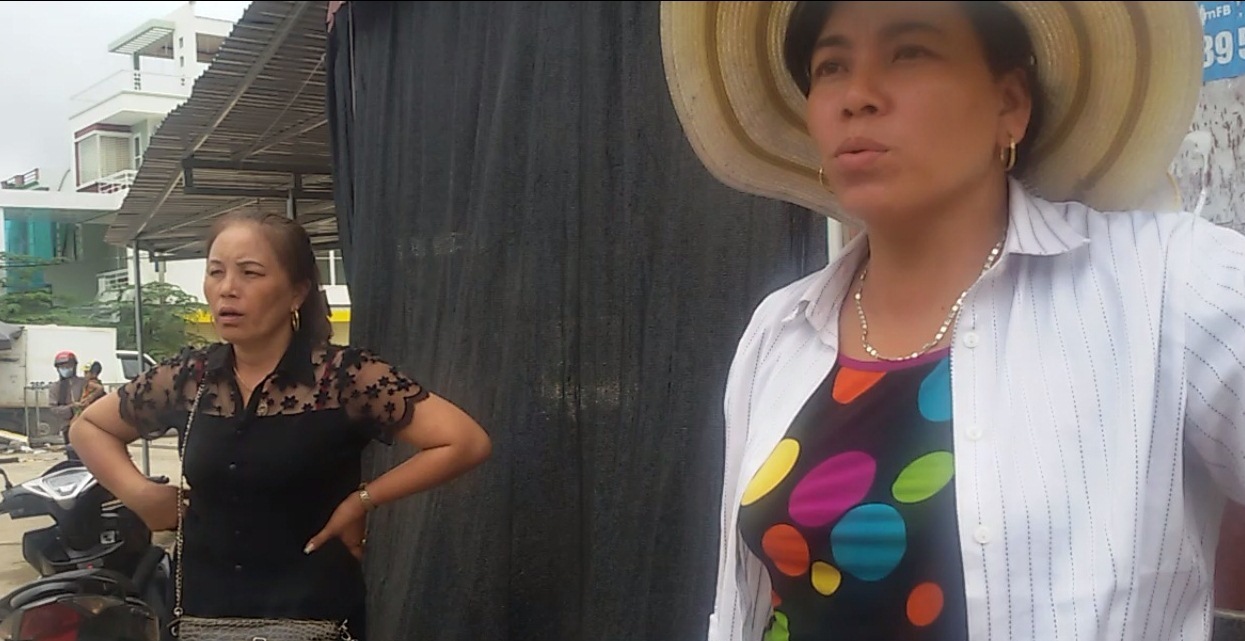 Xe biển xanh đâm chết người: Phút chốc người nằm la liệt