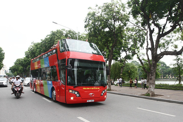 Bộ Giao thông vận tải yêu cầu tạm dừng thí điểm xe buýt 2 tầng