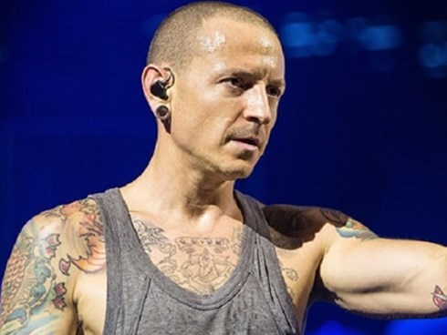 Cả thế giới sốc trước tin ca sĩ chính nhóm Linkin Park treo cổ tự sát