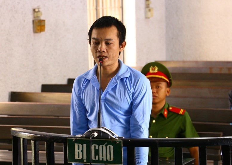 Nhậu say, cha hiếp dâm con gái ruột